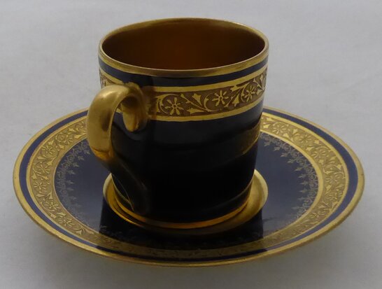 Limoges Porzellan Tasse und Untertasse 