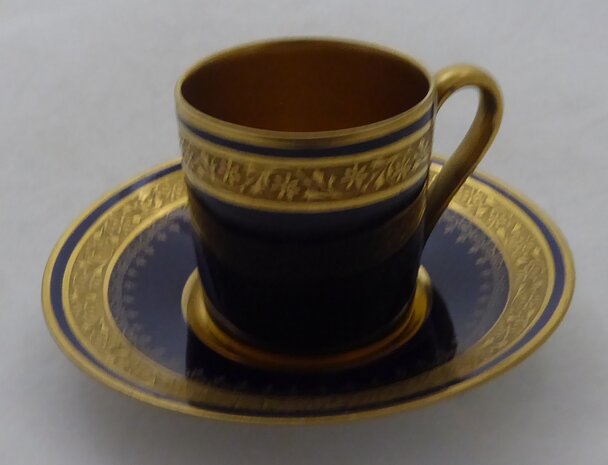 Limoges Porzellan Tasse und Untertasse 