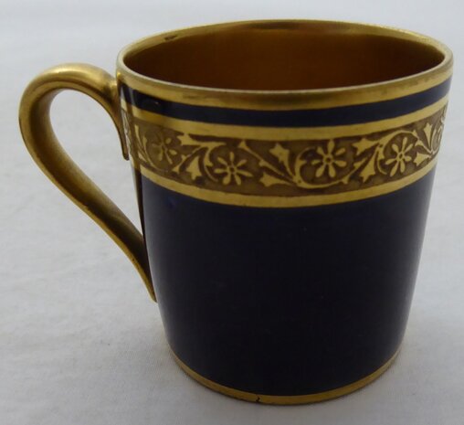 Limoges Porzellan Tasse und Untertasse 